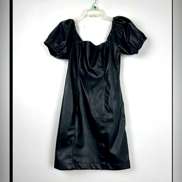 roxberi Dresses & Skirts - Roxberi Women Black Mini Dress M Vegan Faux Leather‎ Puff Sleeves NEW